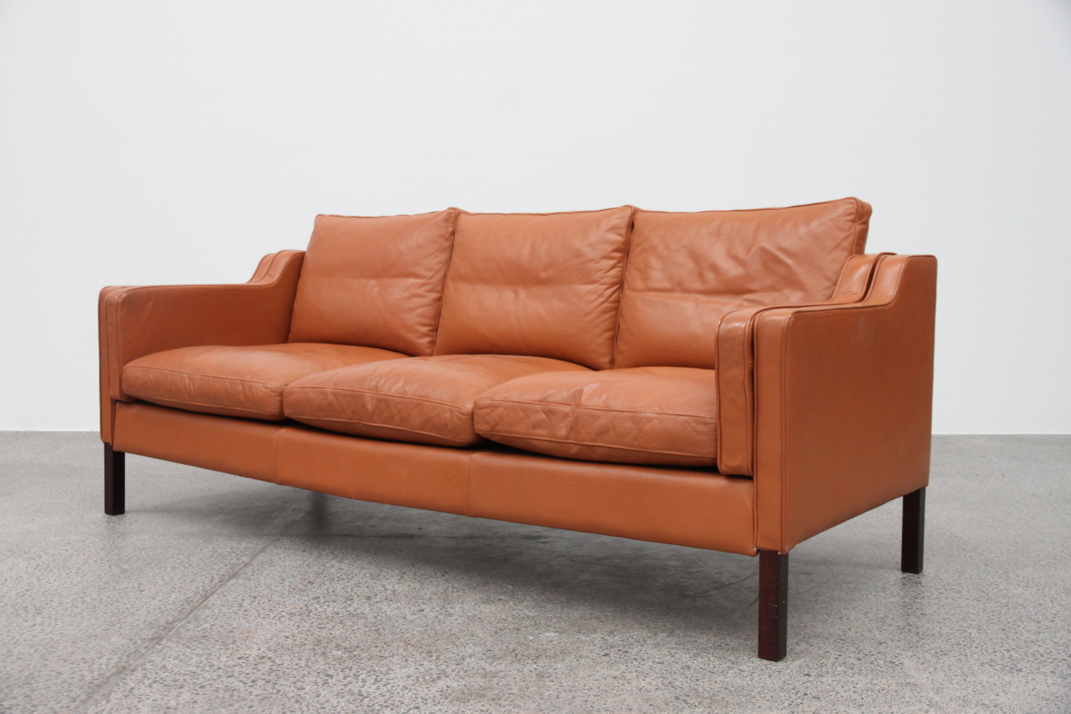 retro leather sofa nz