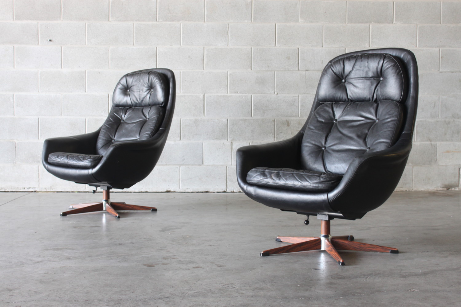 Black Leather Swivel Chairs