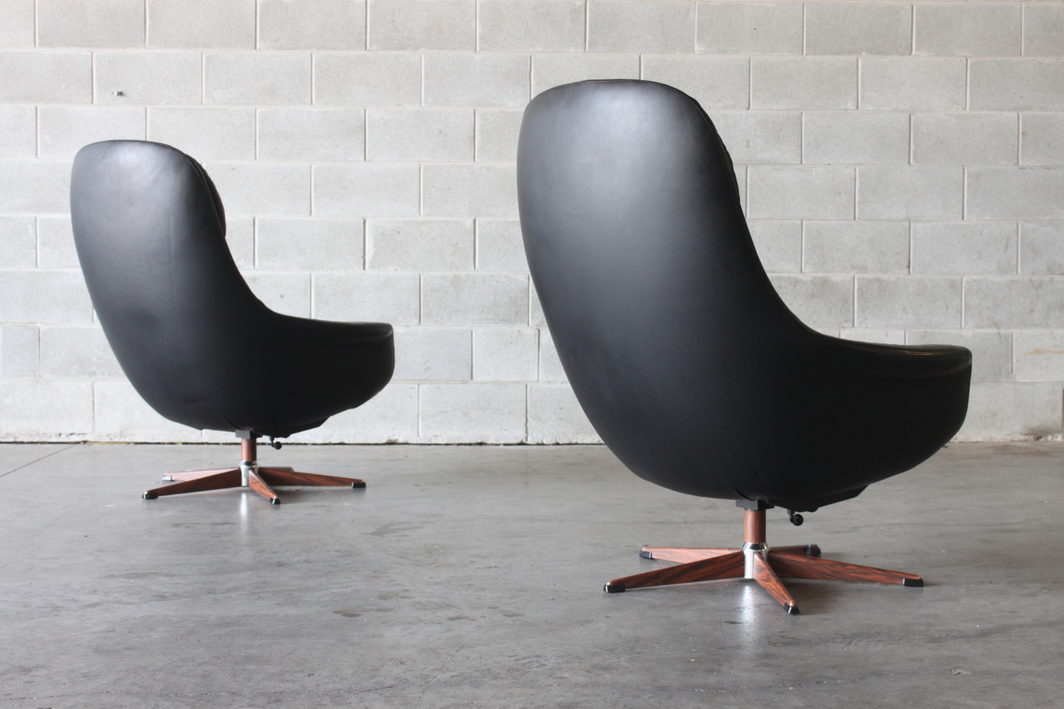 Black Leather Swivel Chairs