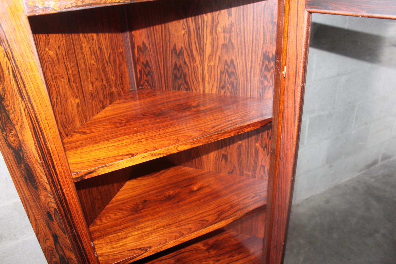 Rosewood Corner The Vintage Shop