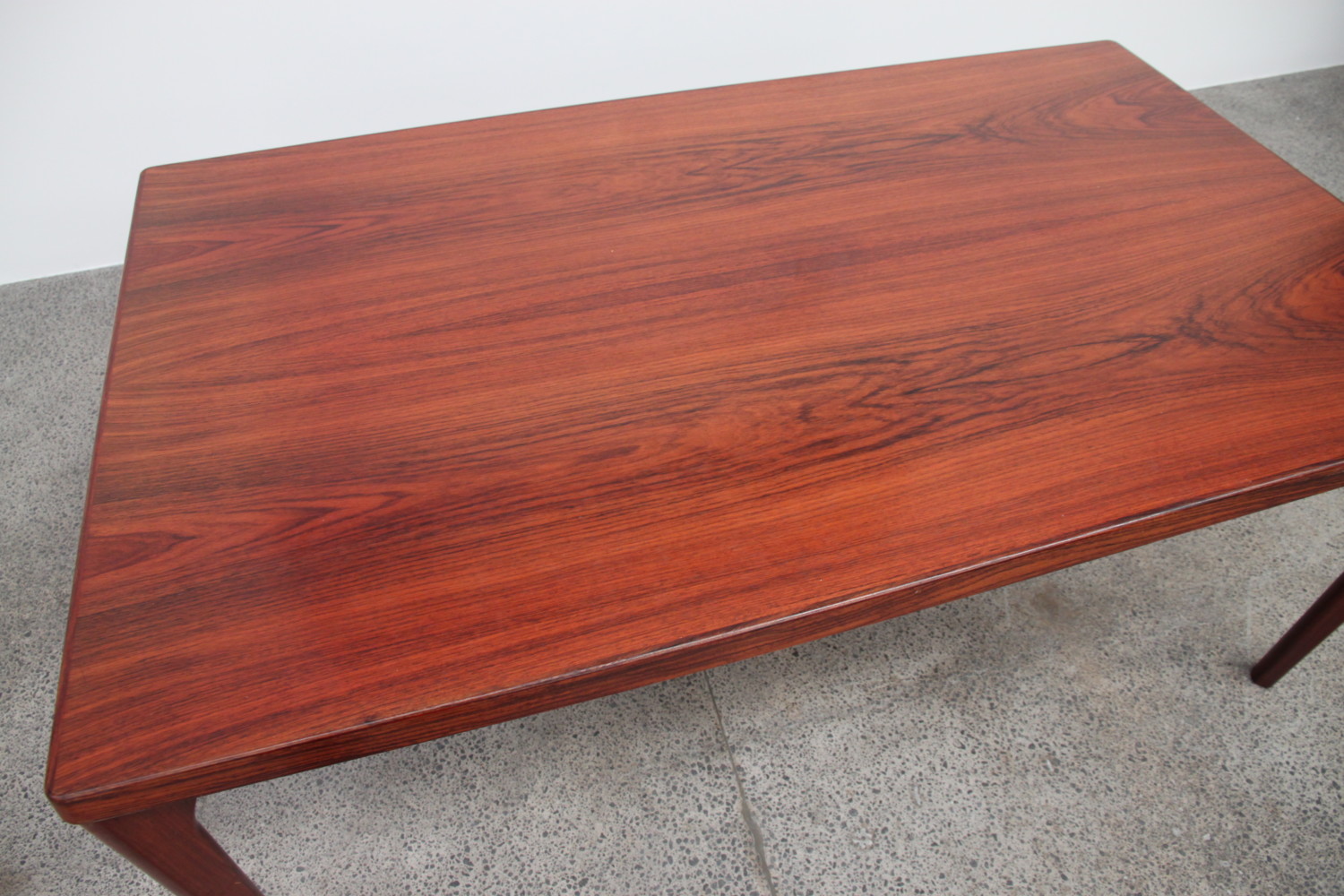 Extendable Rosewood Dining Table