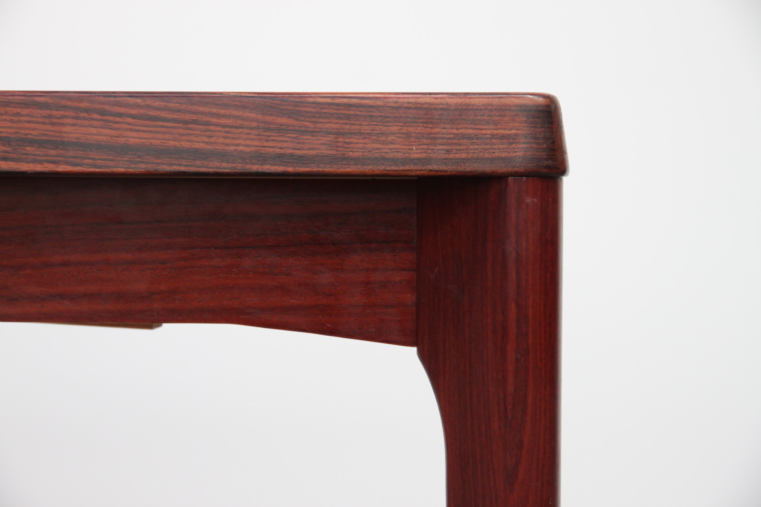 Extendable Rosewood Dining Table