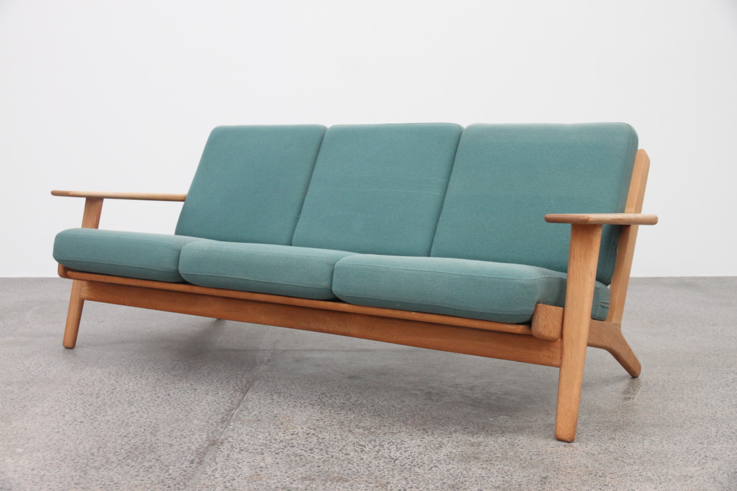 Plank Sofa by Hans Wegner