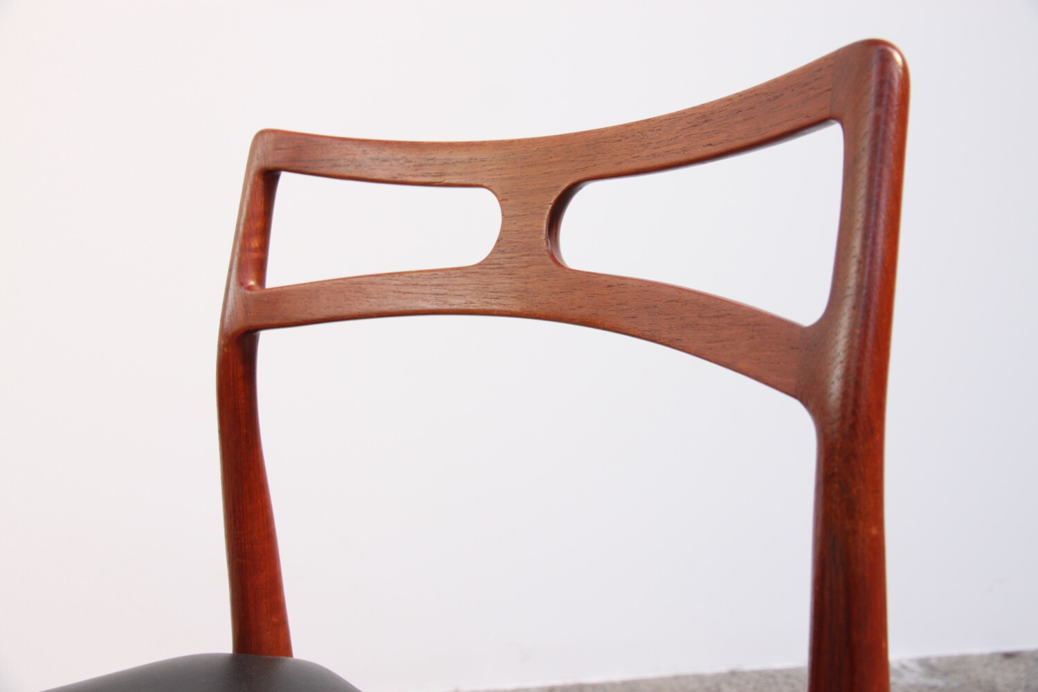 Dining Chairs by Johannes Andersen x8