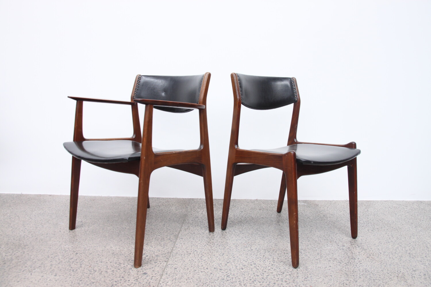 Dining Chairs with Carvers