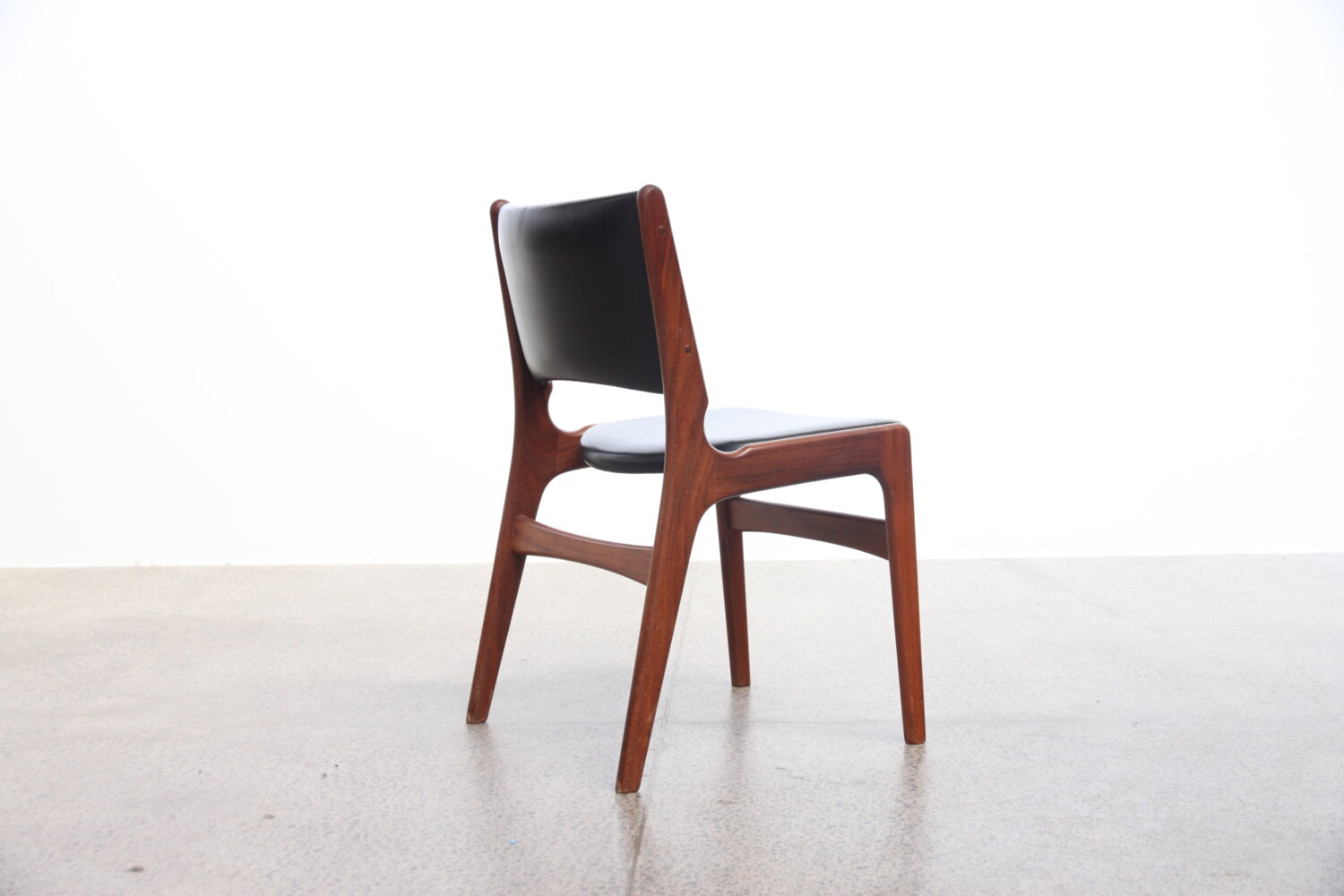Danish Chairs x8 by Johannes Andersen