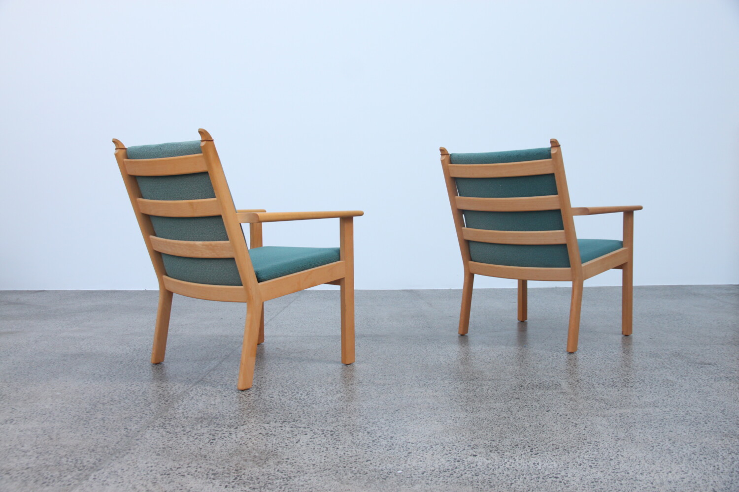 Pair of chairs by Hans Wegner