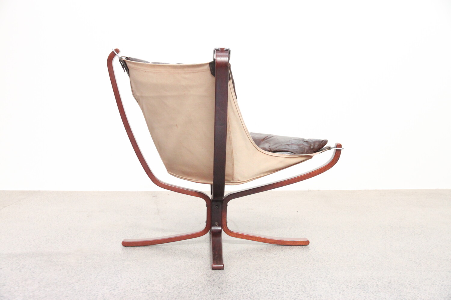 Low Back Falcon Chair