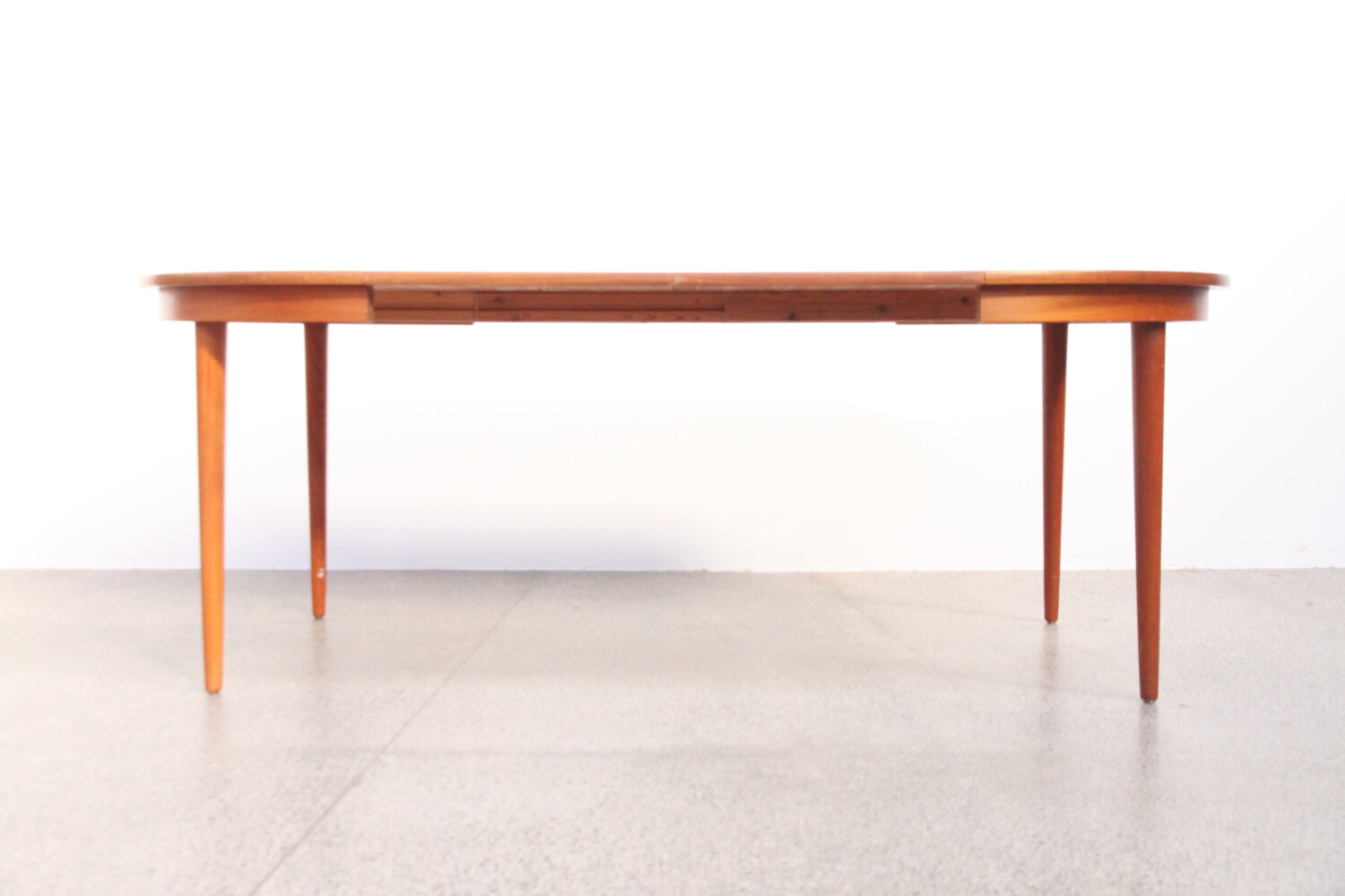 Large Extendable Table