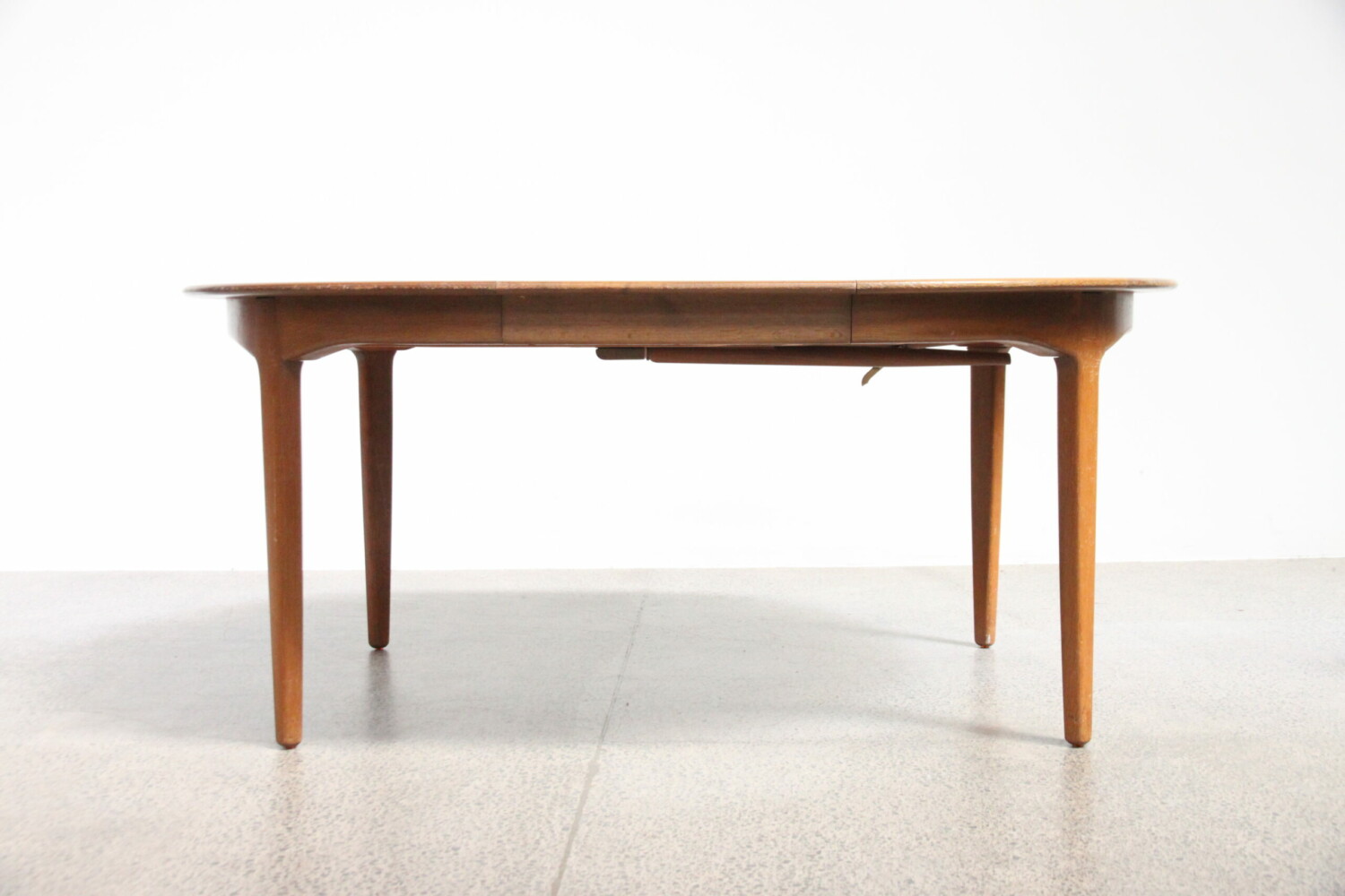 Model 62 Banquet Table by Henning Kjaernulf