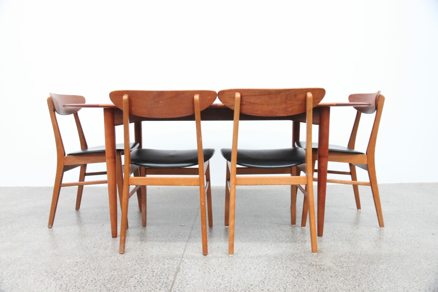 Oval table