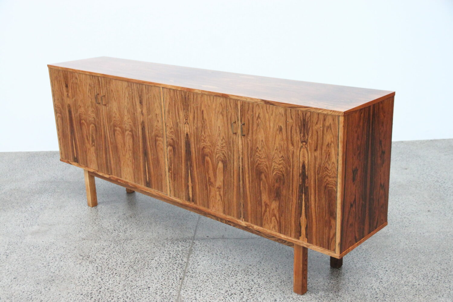 Sideboard With Incredible Grain