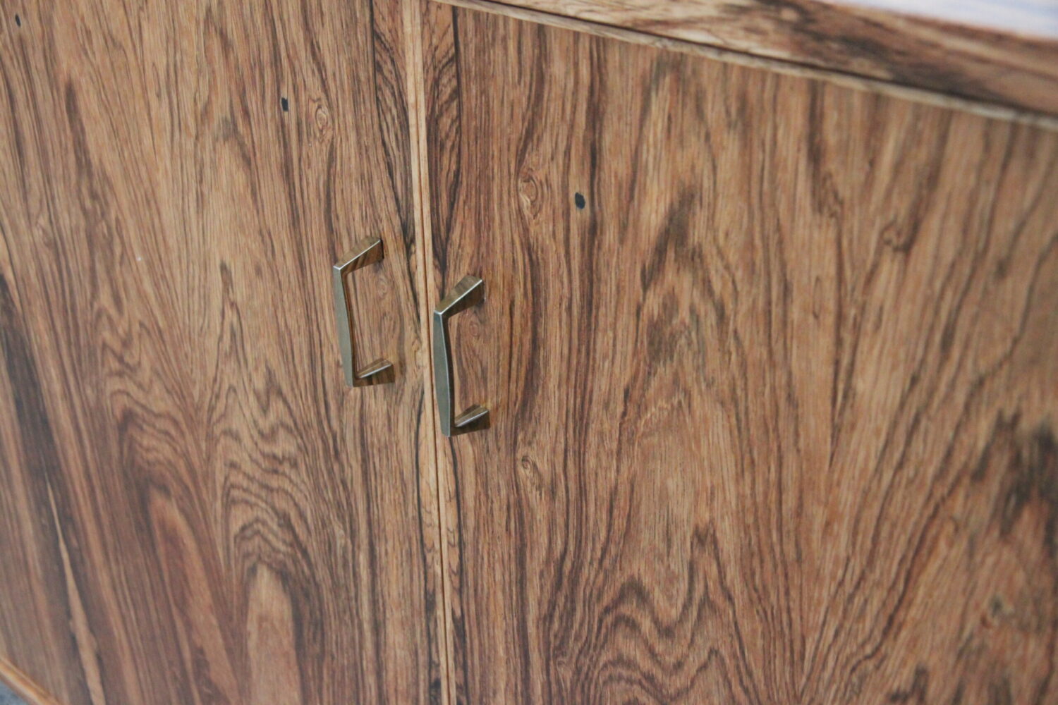 Sideboard With Incredible Grain