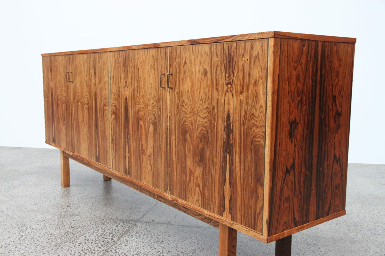 Sideboard With Incredible Grain