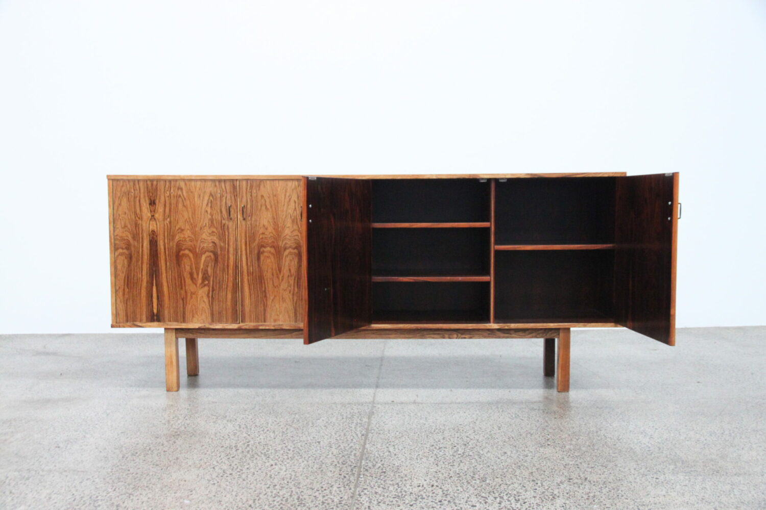 Sideboard With Incredible Grain