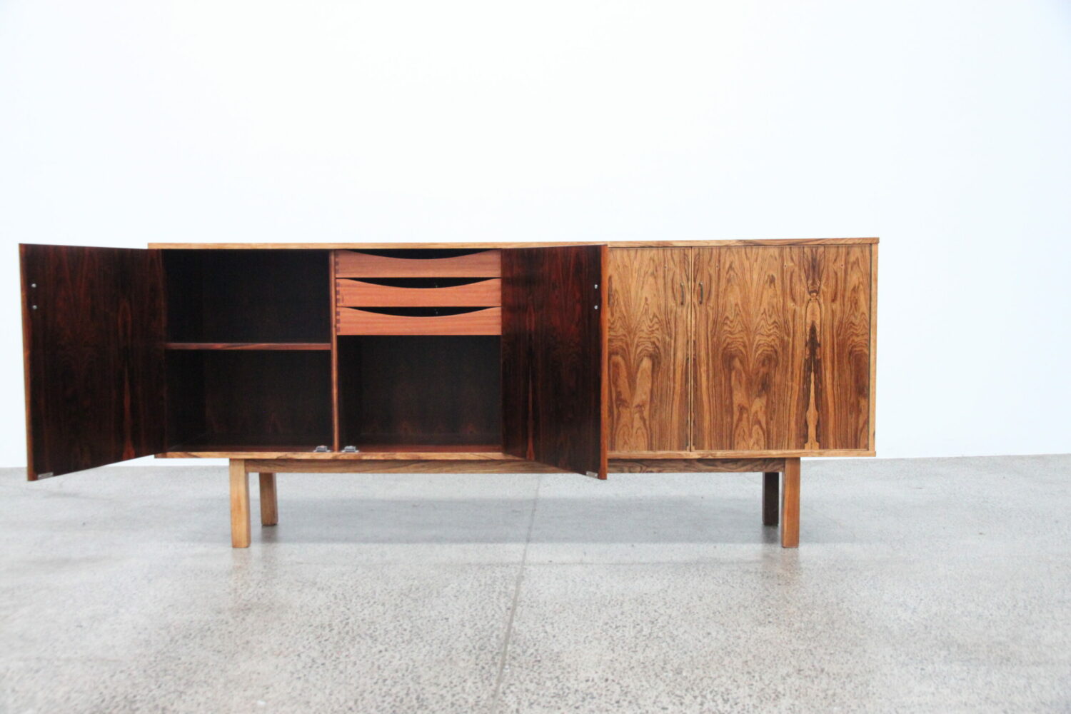Sideboard With Incredible Grain