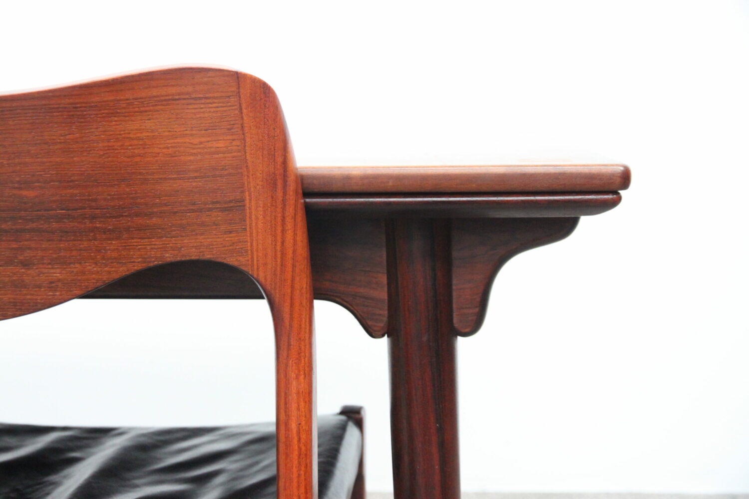 Table by Gunni Omann