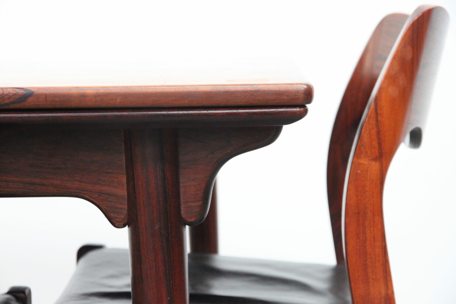 Table by Gunni Omann