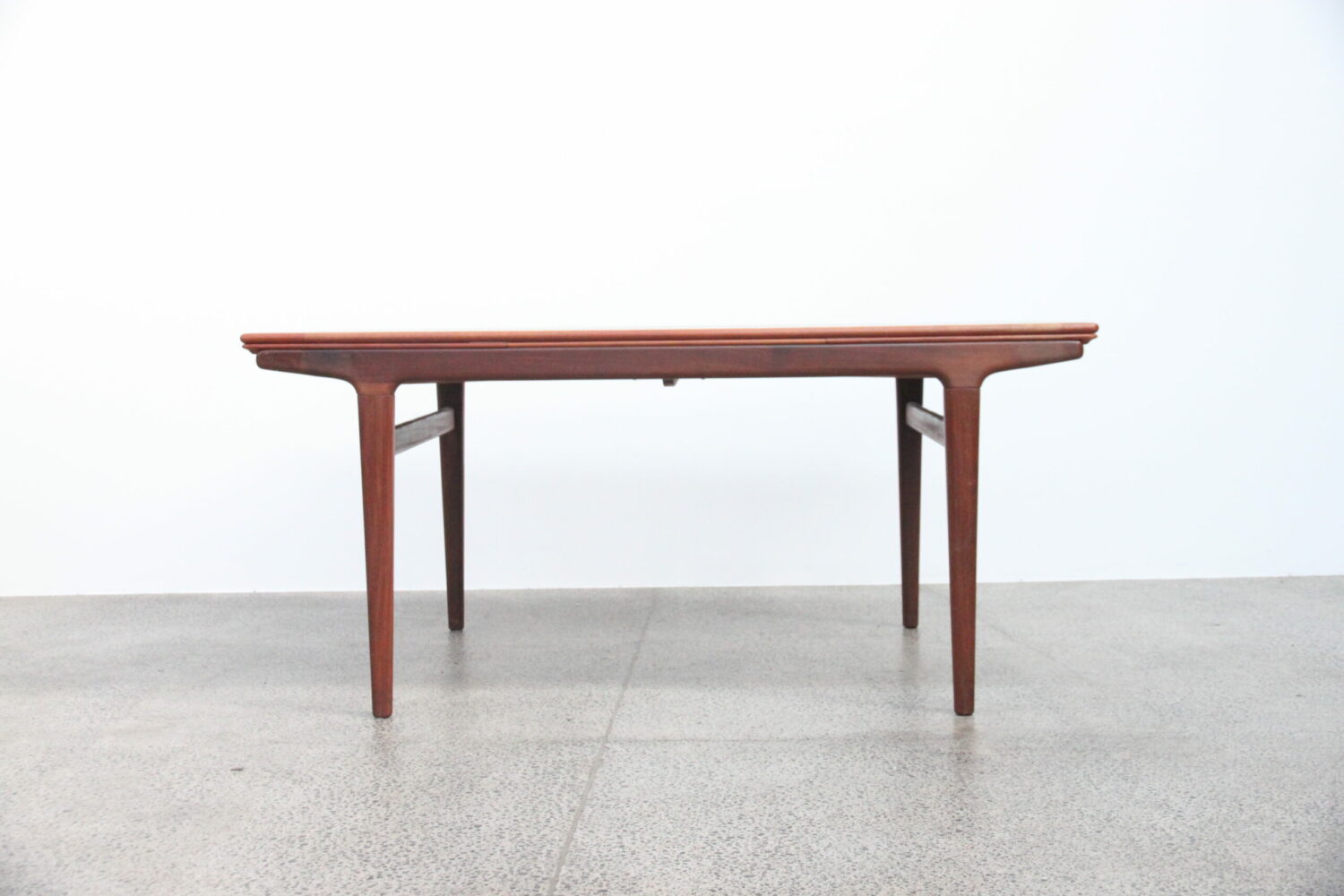 Extendable Table by Johannes Anderson