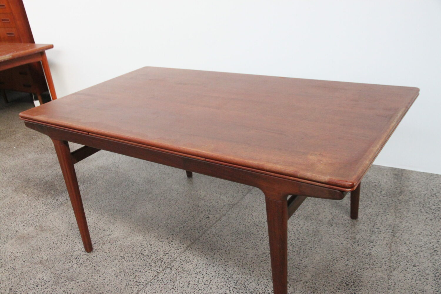 Extendable Table by Johannes Anderson