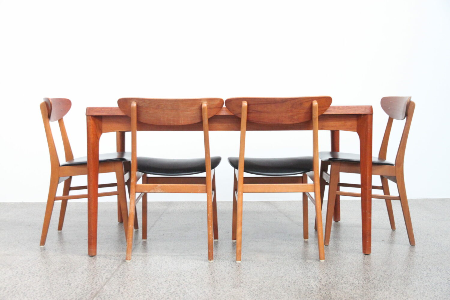 Teak Dining Table by Henning Kjaernulf