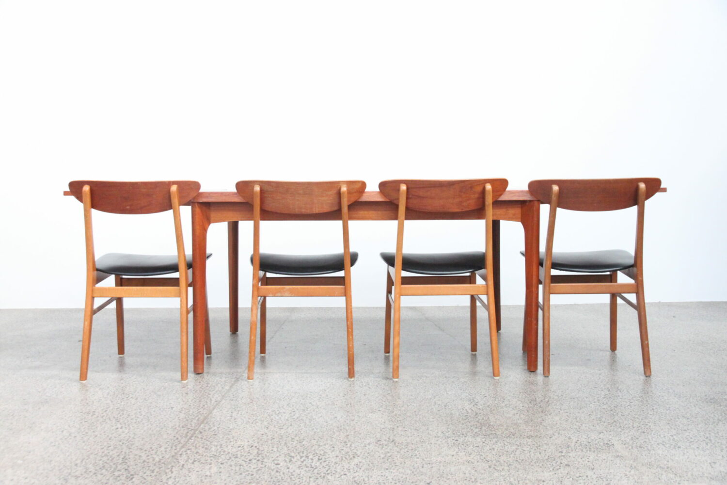 Teak Dining Table by Henning Kjaernulf