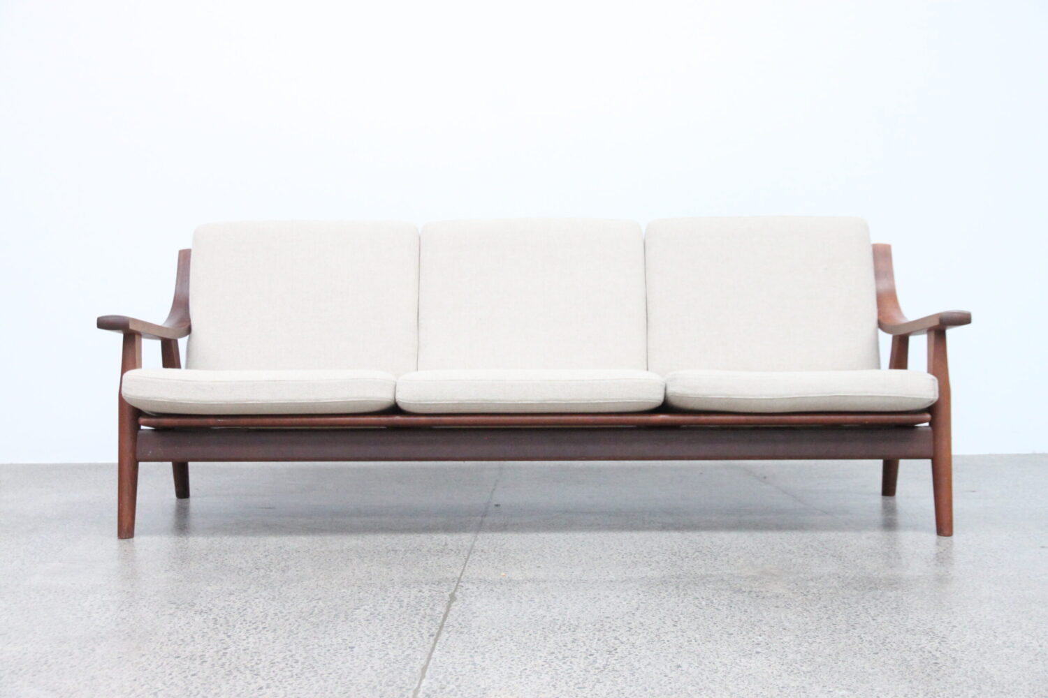 Sofa by Hans Wegner GE-530