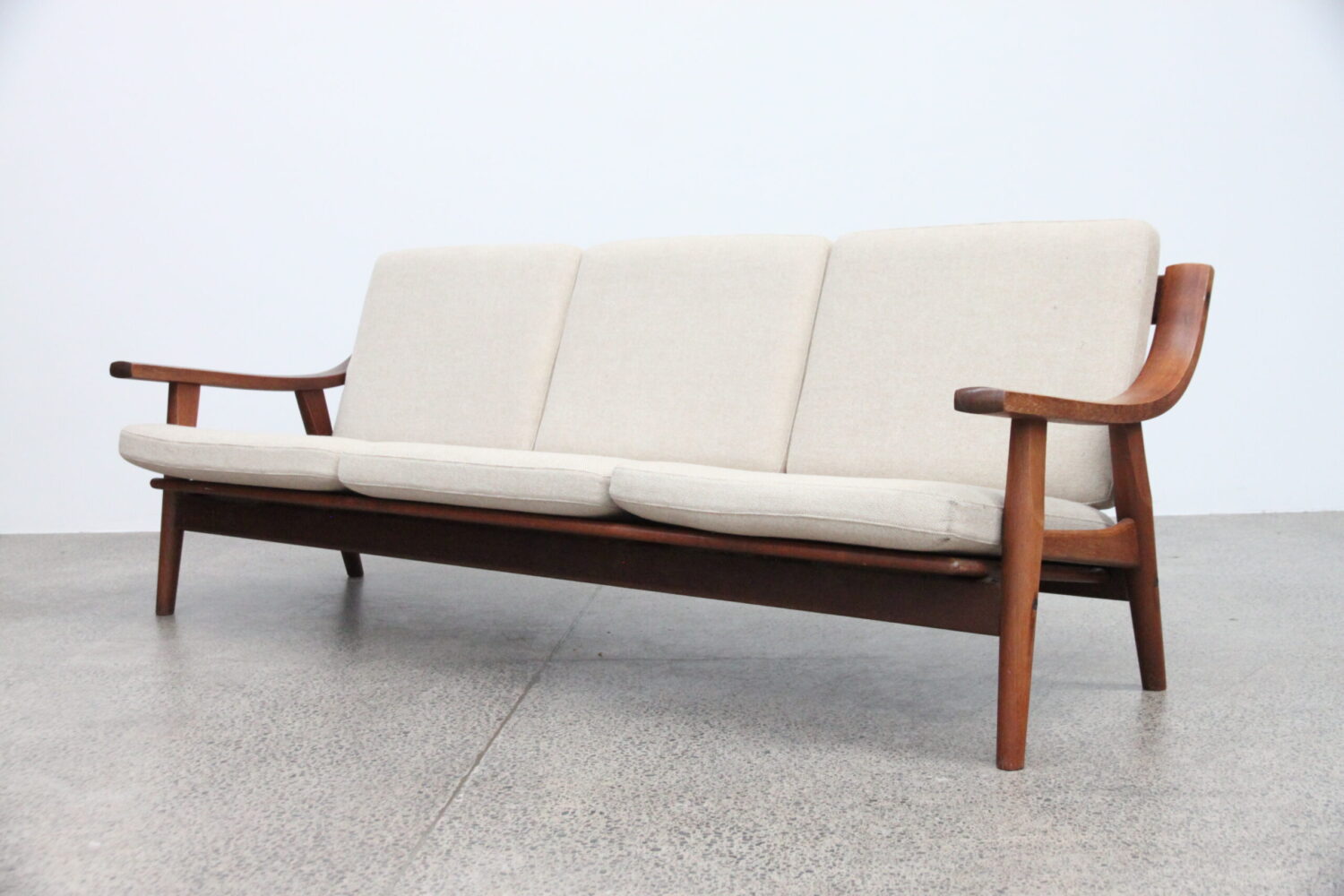 Sofa by Hans Wegner GE-530