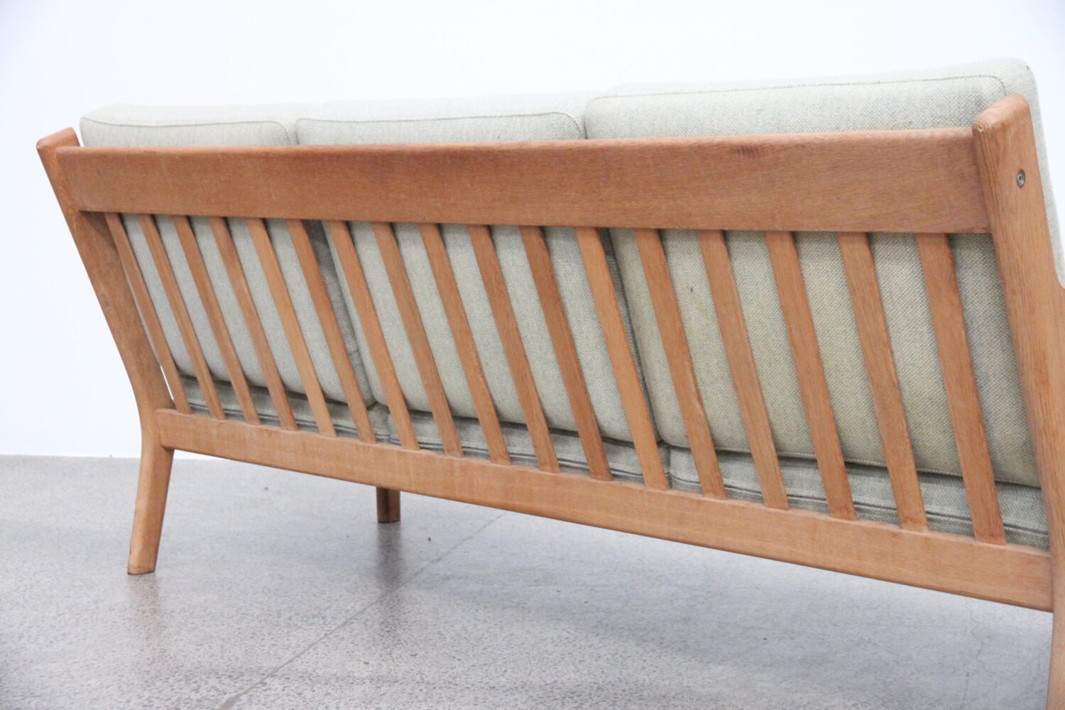 Sofa by Hans Wegner GE 265