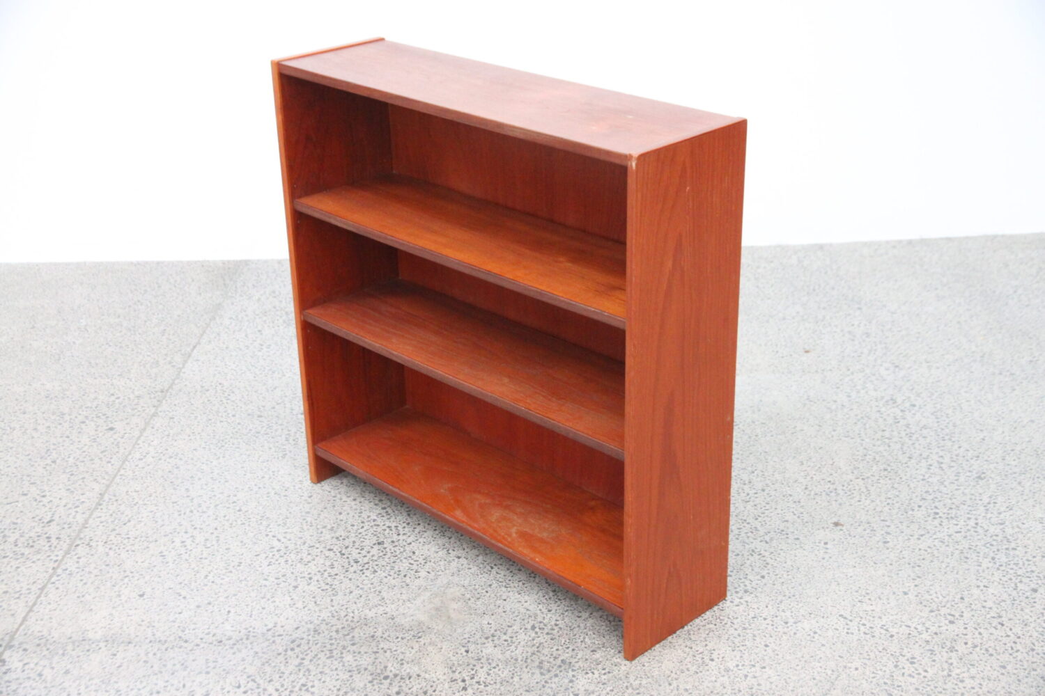 Compact bookcase by Hans Wegner