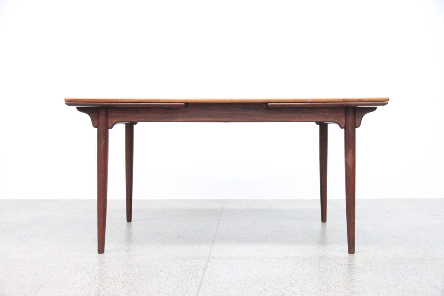 Table by Gunni Omann model #54