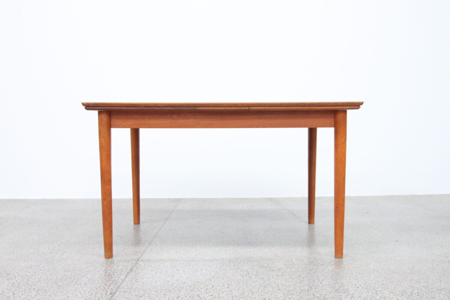 Oak Extendable Dining Table