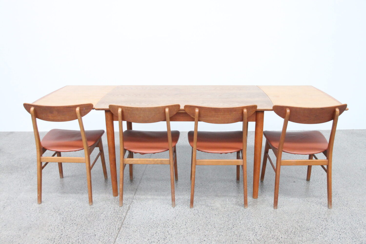 Oak Extendable Dining Table