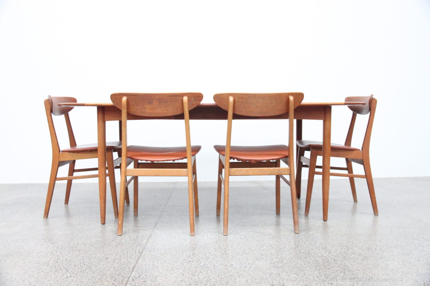Oval Banquet Table by Peter Hvidt