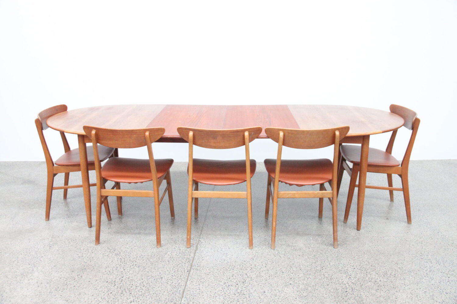 Oval Banquet Table by Peter Hvidt
