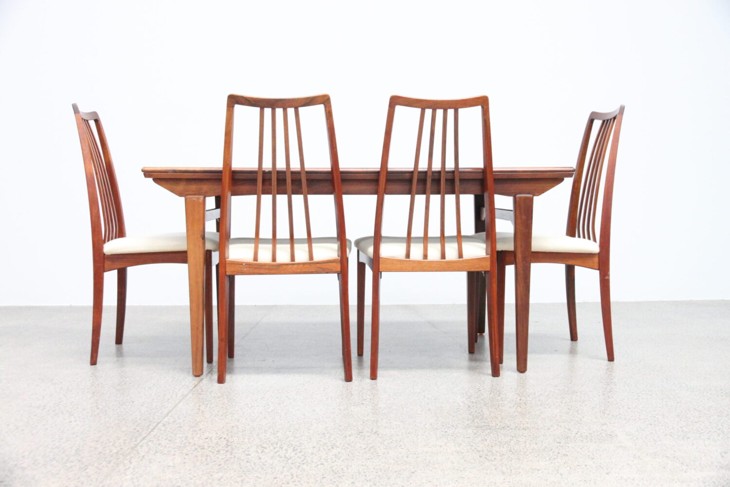 Extendable Table by Jensen & Molholm