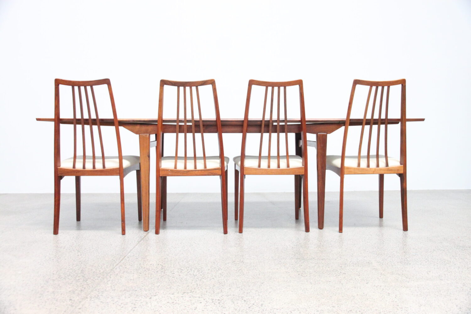 Extendable Table by Jensen & Molholm