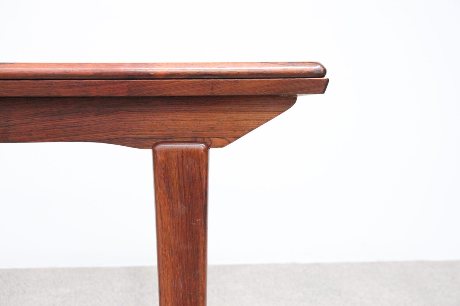 Extendable Table by Jensen & Molholm