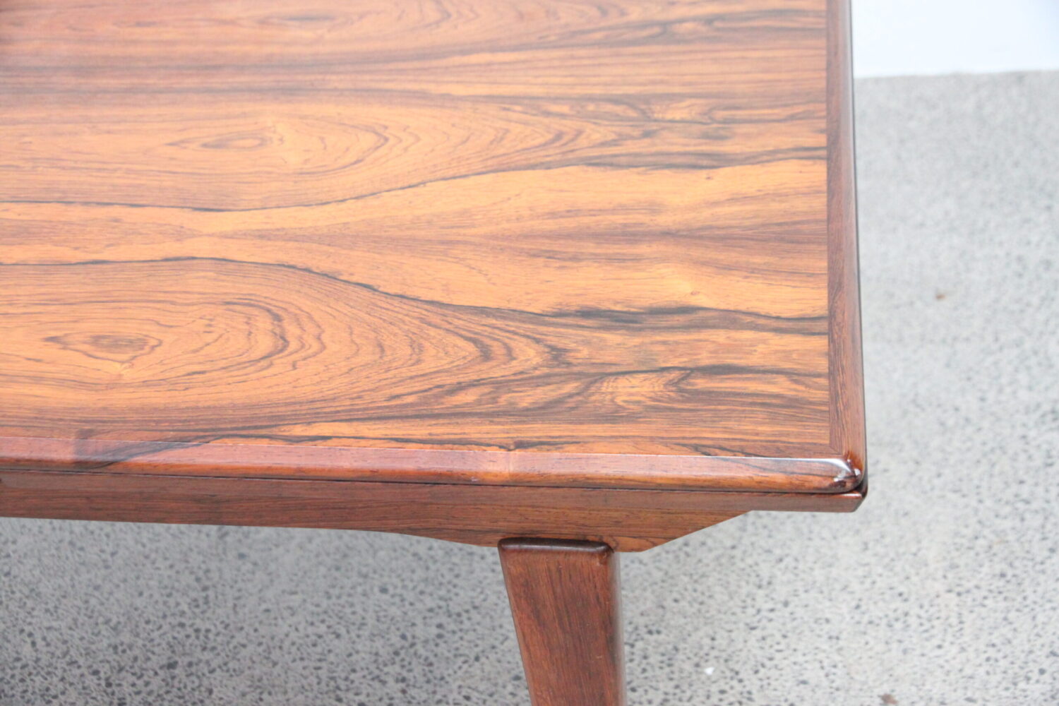 Extendable Table by Jensen & Molholm