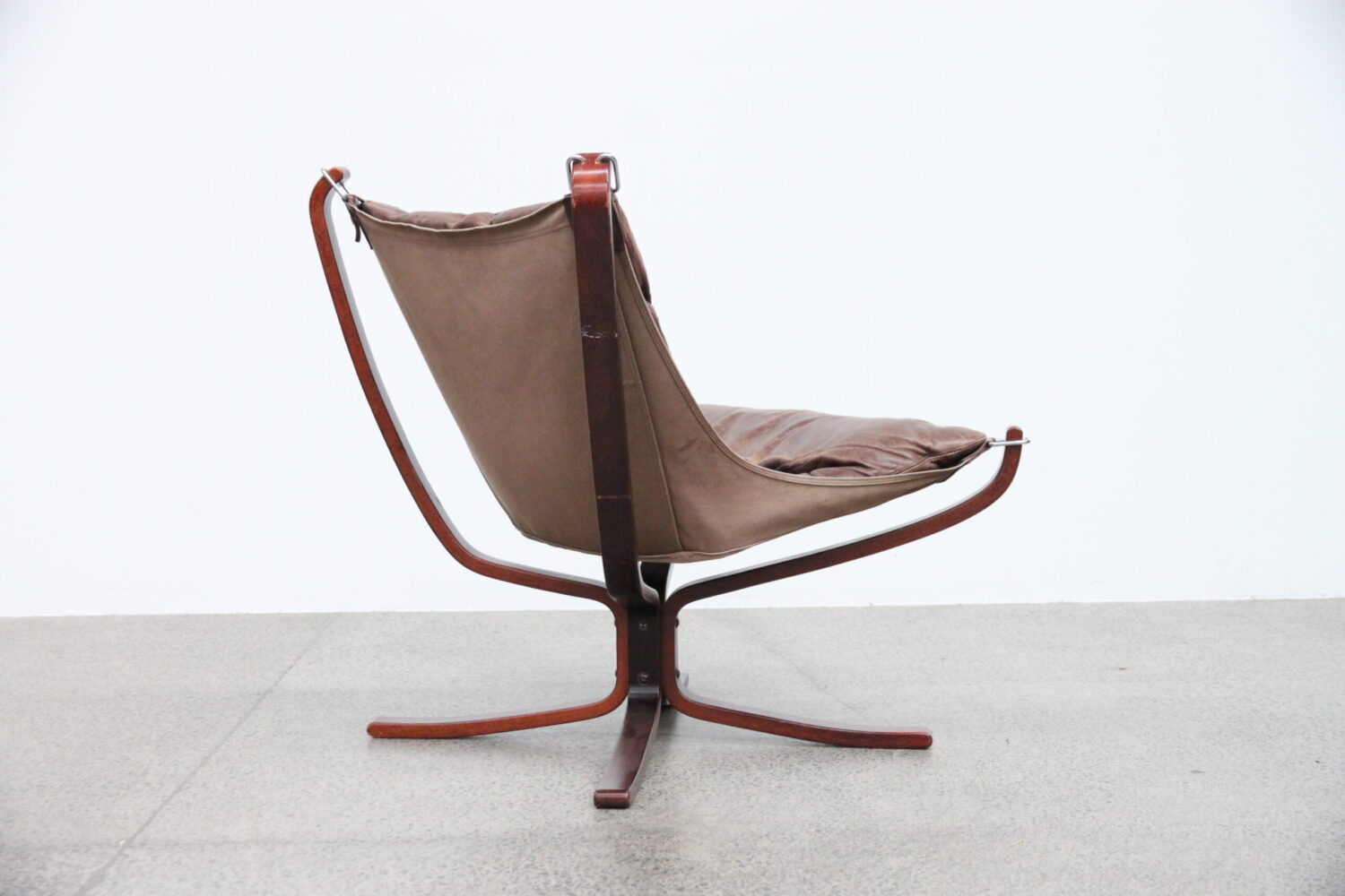 Low Back Falcon Chair