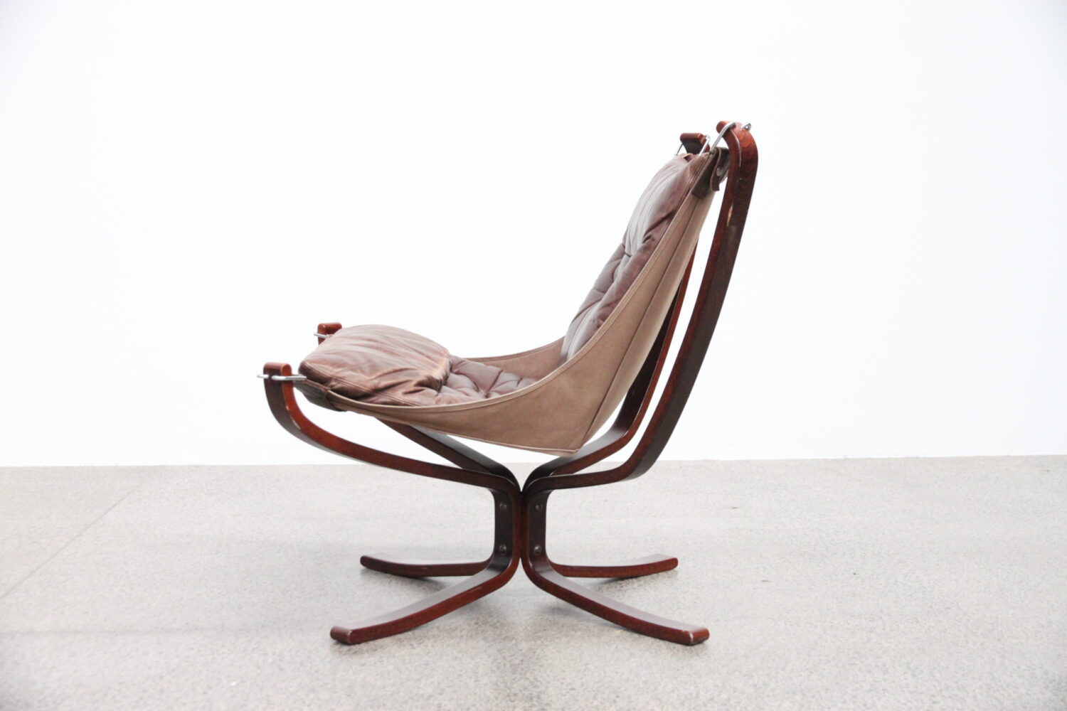 Low Back Falcon Chair