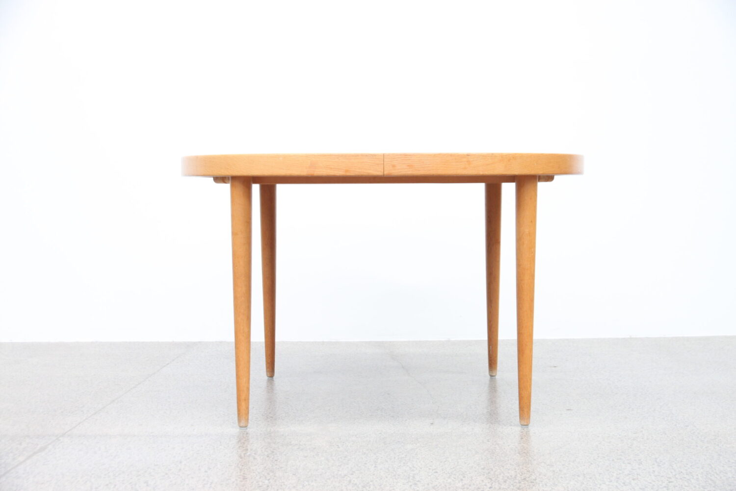 Oak Banquet Table by V&S Mobler