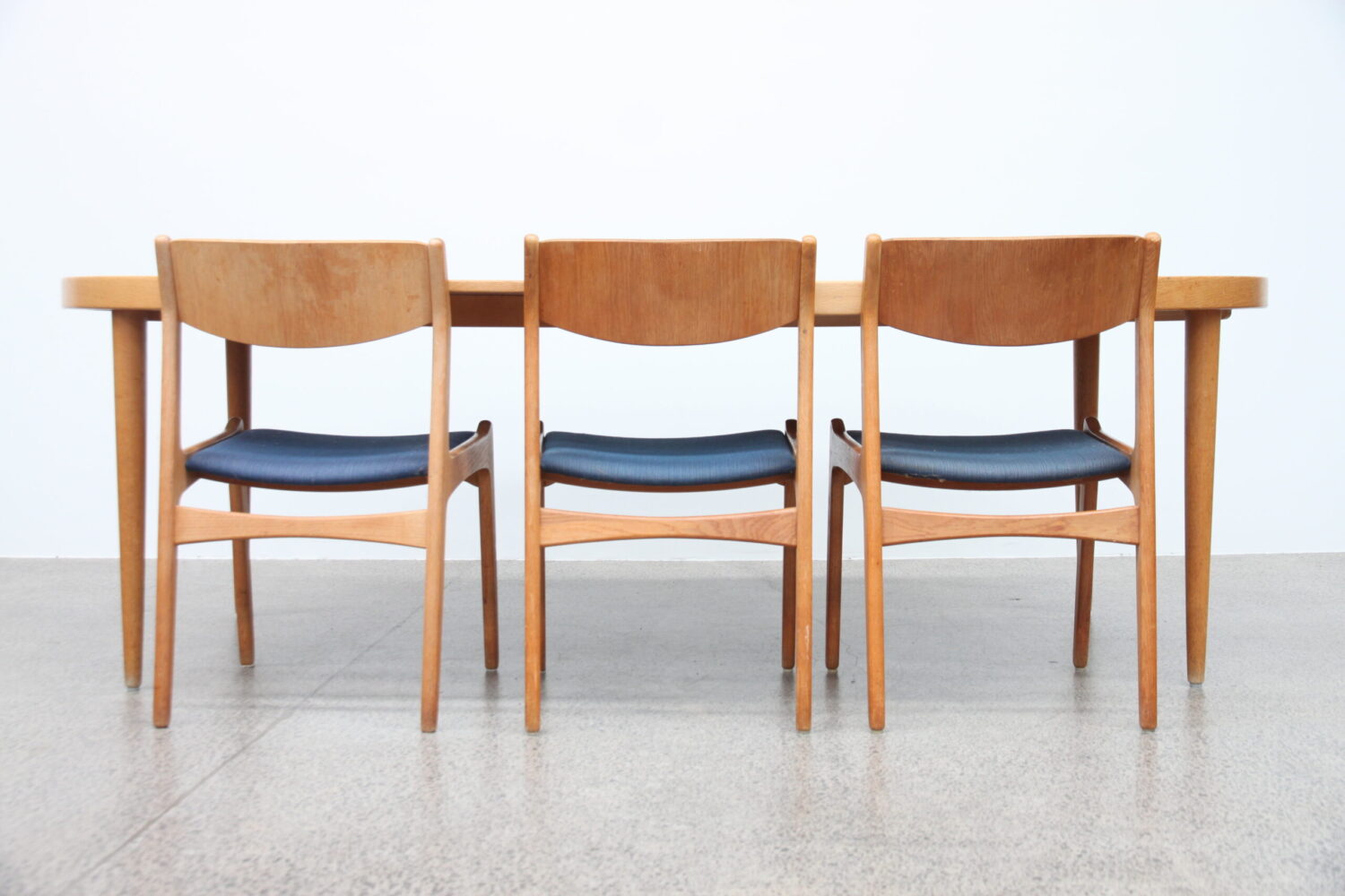 Oak Banquet Table by V&S Mobler