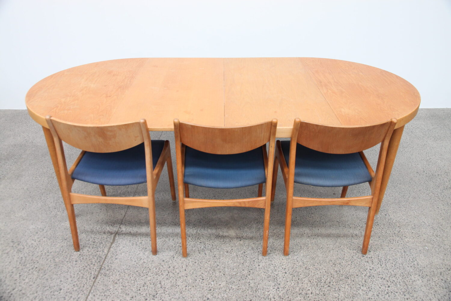 Oak Banquet Table by V&S Mobler