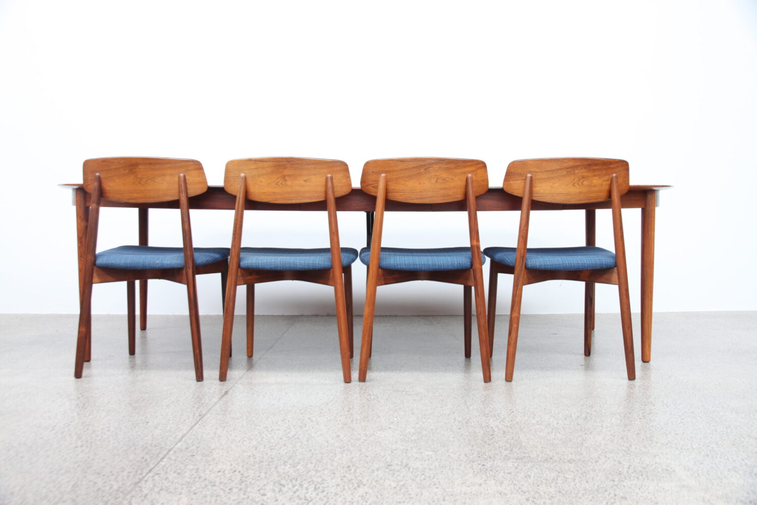 Large Banquet Table With X3 Extensions