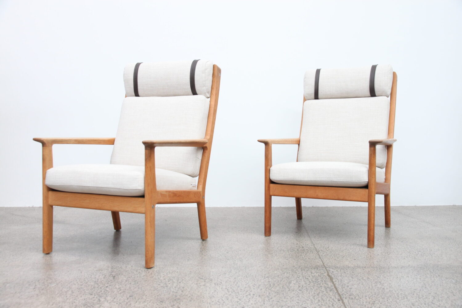 Pair of Oak Armchairs by Hans Wegner