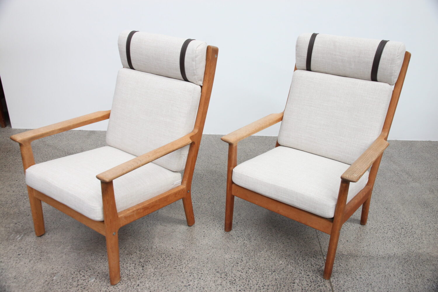 Pair of Oak Armchairs by Hans Wegner