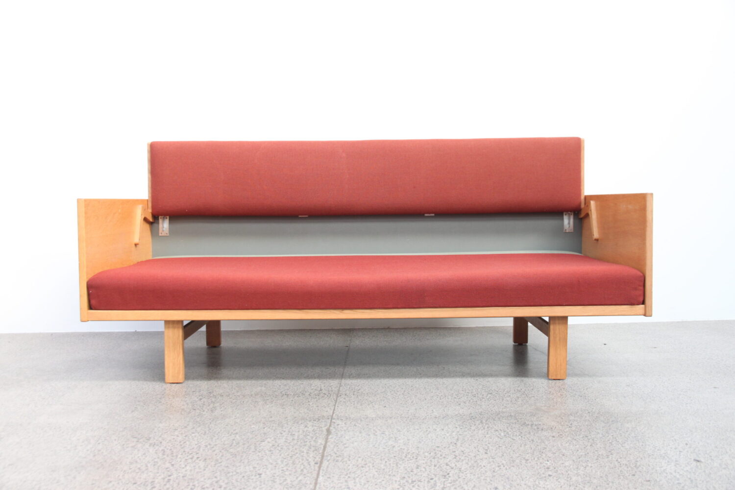 Day Bed by Hans Wegner model GE 259 sold