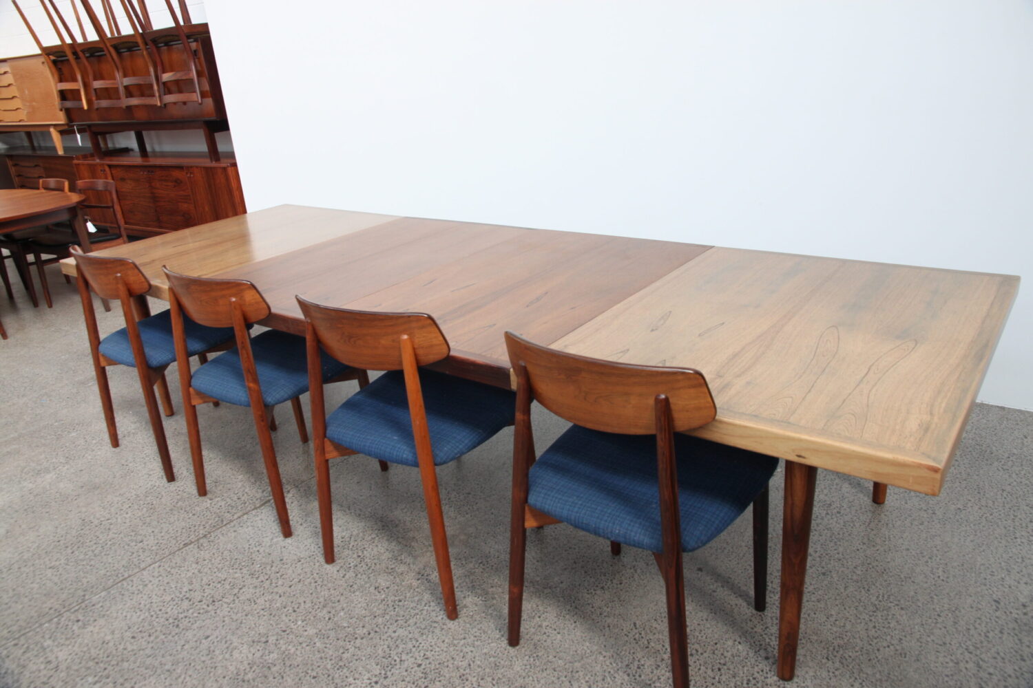Extra Large Extendable Table