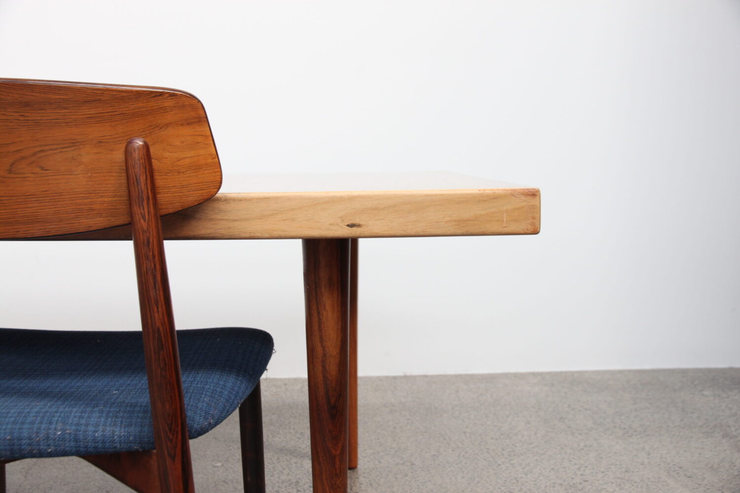 Extra Large Extendable Table
